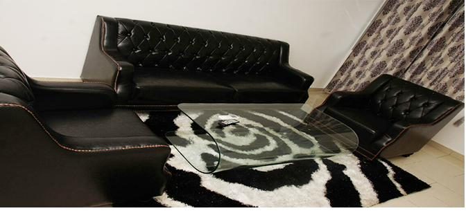 Salon cuir noir, Suite Junior